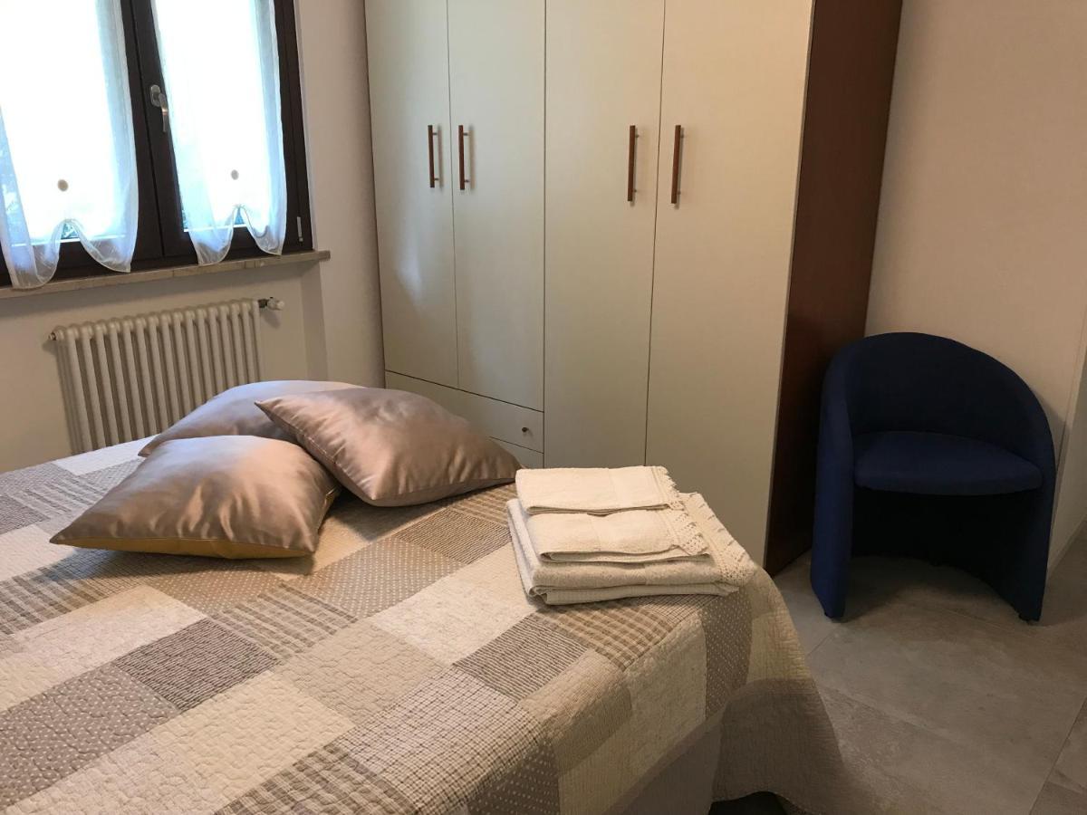Casa Mary Due - Trilocale Con Giardino Privato A Due Passi Dal Lago Sirmione Buitenkant foto