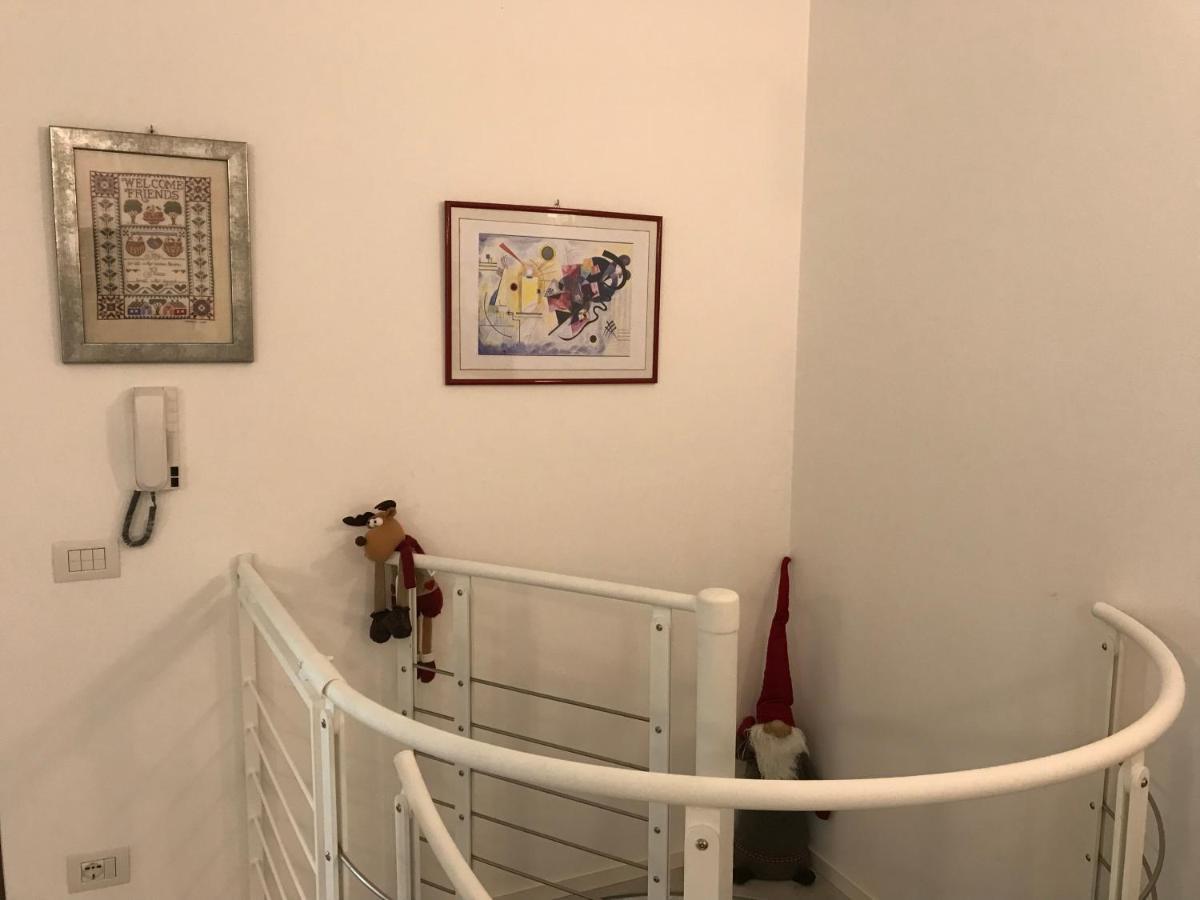 Casa Mary Due - Trilocale Con Giardino Privato A Due Passi Dal Lago Sirmione Buitenkant foto