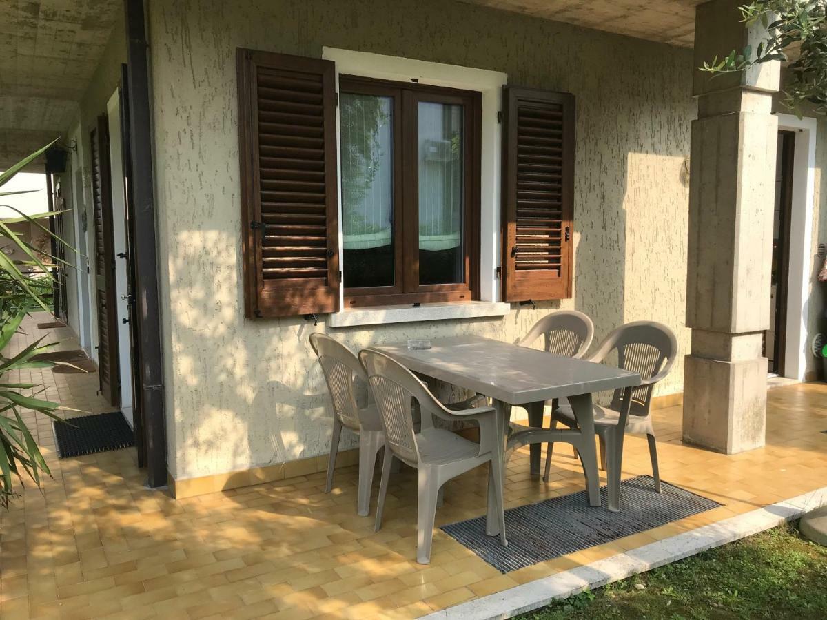 Casa Mary Due - Trilocale Con Giardino Privato A Due Passi Dal Lago Sirmione Buitenkant foto