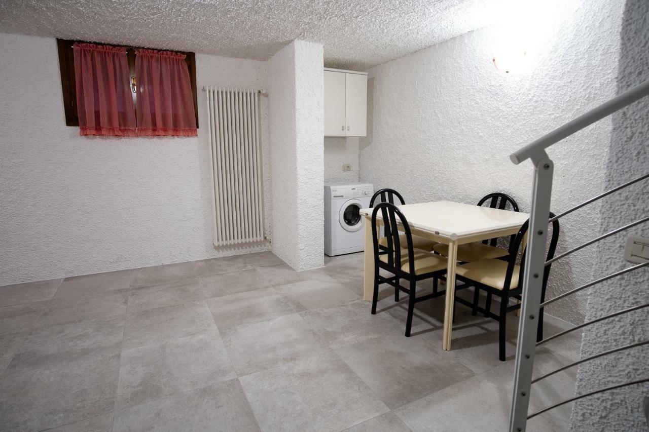 Casa Mary Due - Trilocale Con Giardino Privato A Due Passi Dal Lago Sirmione Buitenkant foto